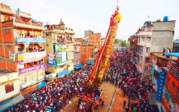 रातो मछिन्द्रनाथको रथ जावलाखेलतर्फ लगिदै